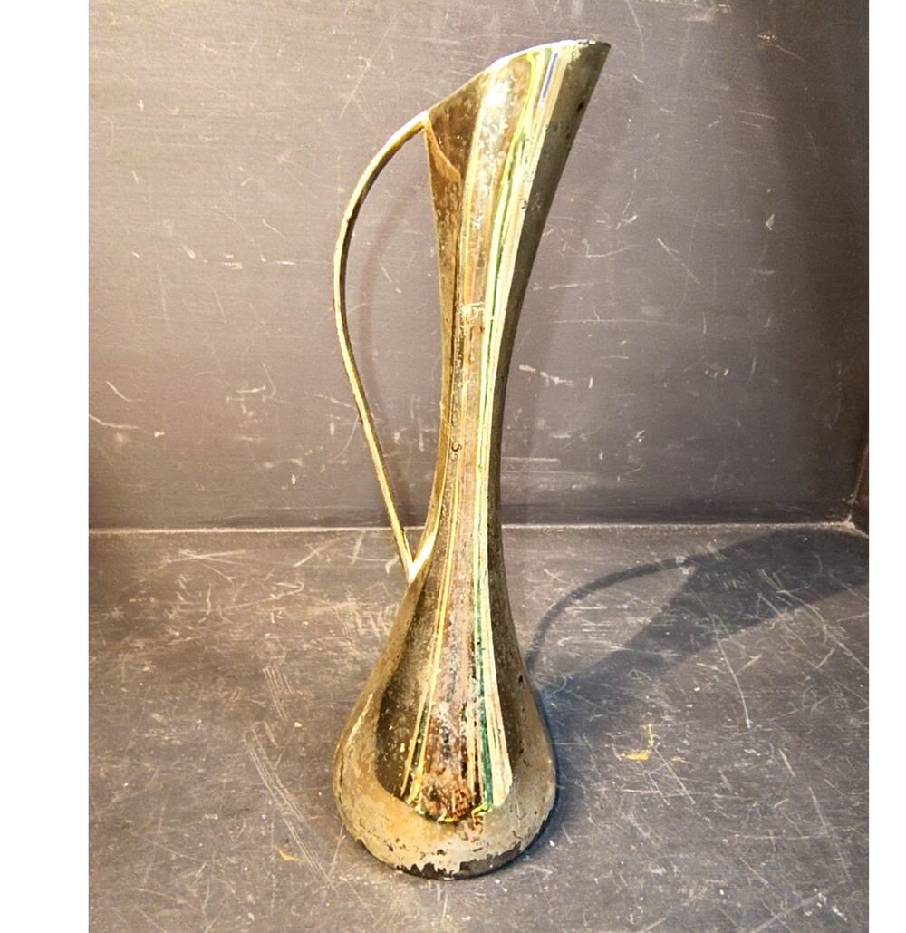 2087. Vintage MCM Metal Bud Vase 7 Inches Tall